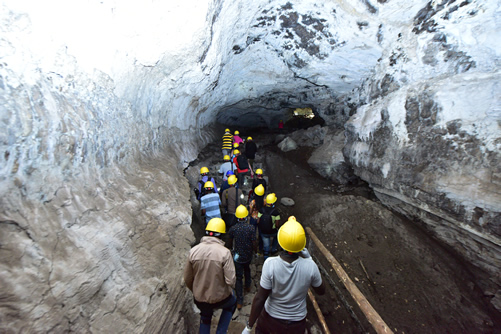 6 days rwanda mountains gorillas trekking, 6 days rwanda gorilla trekking, 6 days rwanda gorilla trekking and lake kivu adventure, 6 days rwanda gorillas tracking, six days rwanda gorillas trekking, 6 days gorilla trek rwanda, six days rwanda tour, Six days best of rwanda, six days rwanda gorilla safari, six days gorillas in rwanda